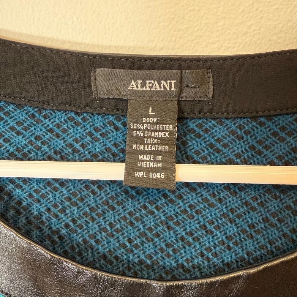 Alfani Tunic Top Faux Leather Trim Keyhole Neckline Striped Women’s Size Large - Picture 8 of 9